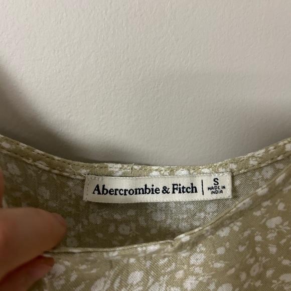 Abercrombie & Fitch Trapeze Cropped Floral Sage Green Cami Top - Picture 4 of 5